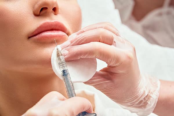 روش های از بین بردن ورم لب بعد از تزریق ژل