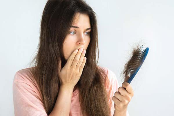 علت ریزش مو در نوجوانان دختر
